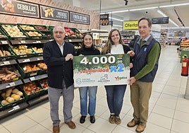 Autoservicios Familia entrega donación especial a cocinas económicas de Oviedo y Gijón por Navidad