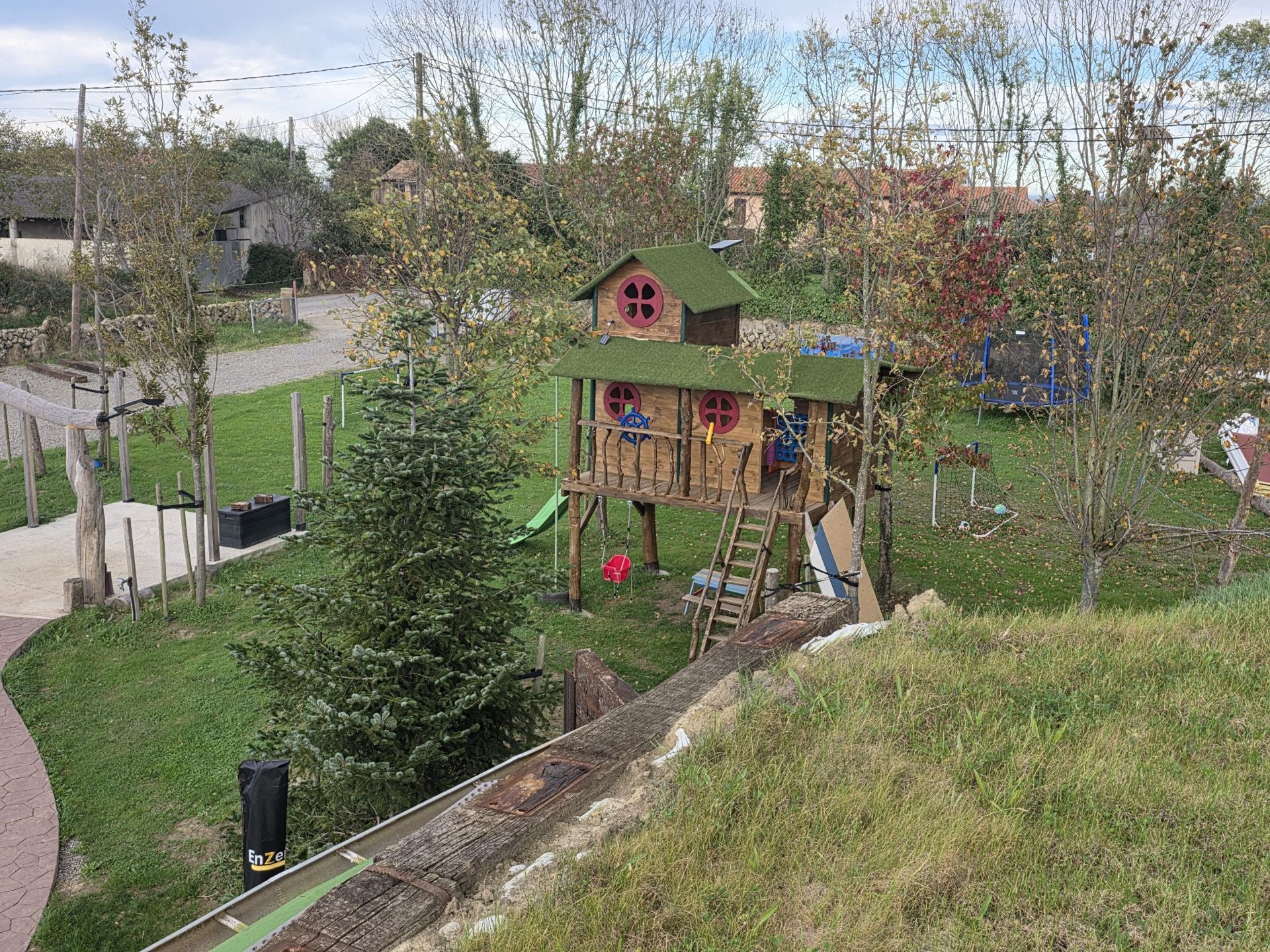 Casas hobbit en Asturias: así es dormir en la Tierra Media