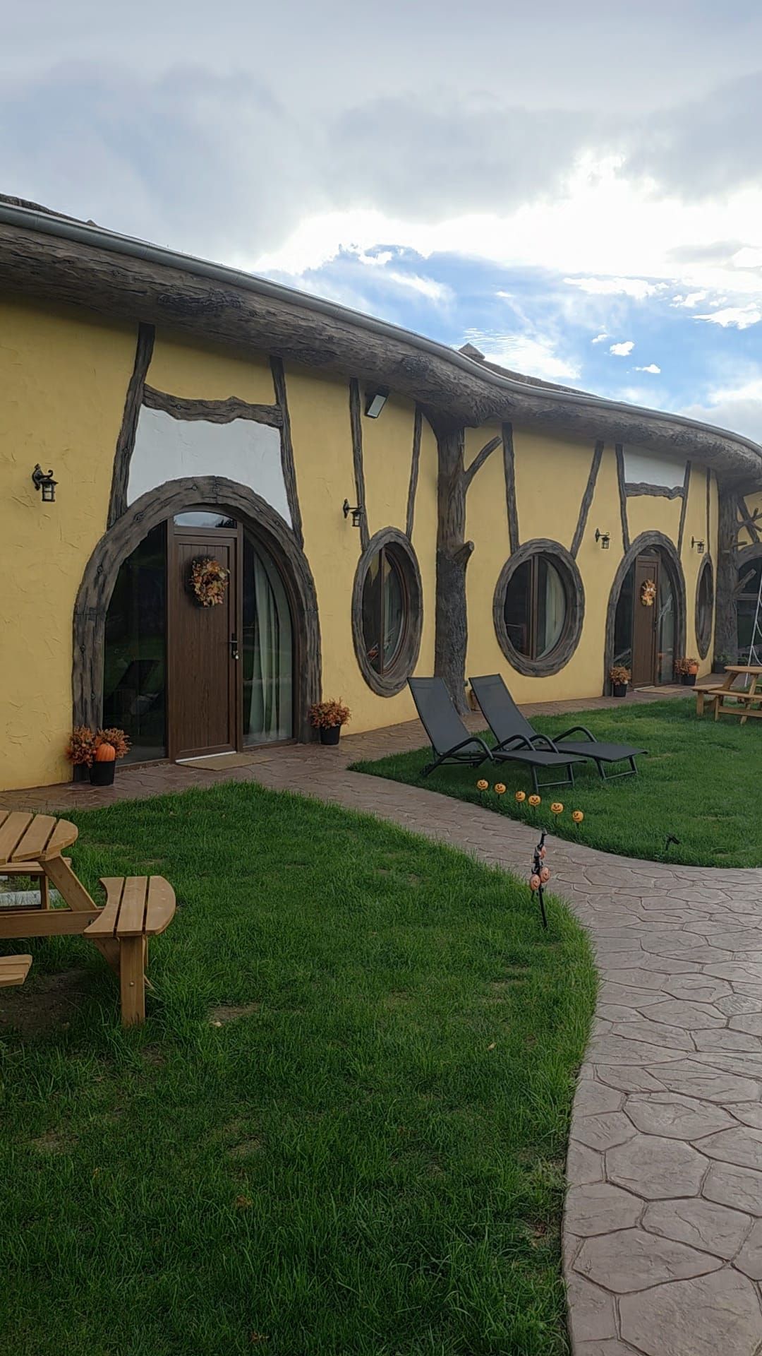 Casas hobbit en Asturias: así es dormir en la Tierra Media