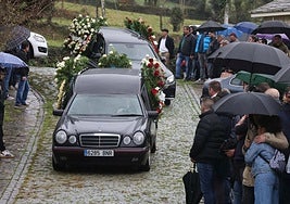 Amigos y familiares despiden a Óscar Díaz, una de las víctimas del accidente minero en Cangas del Narcea