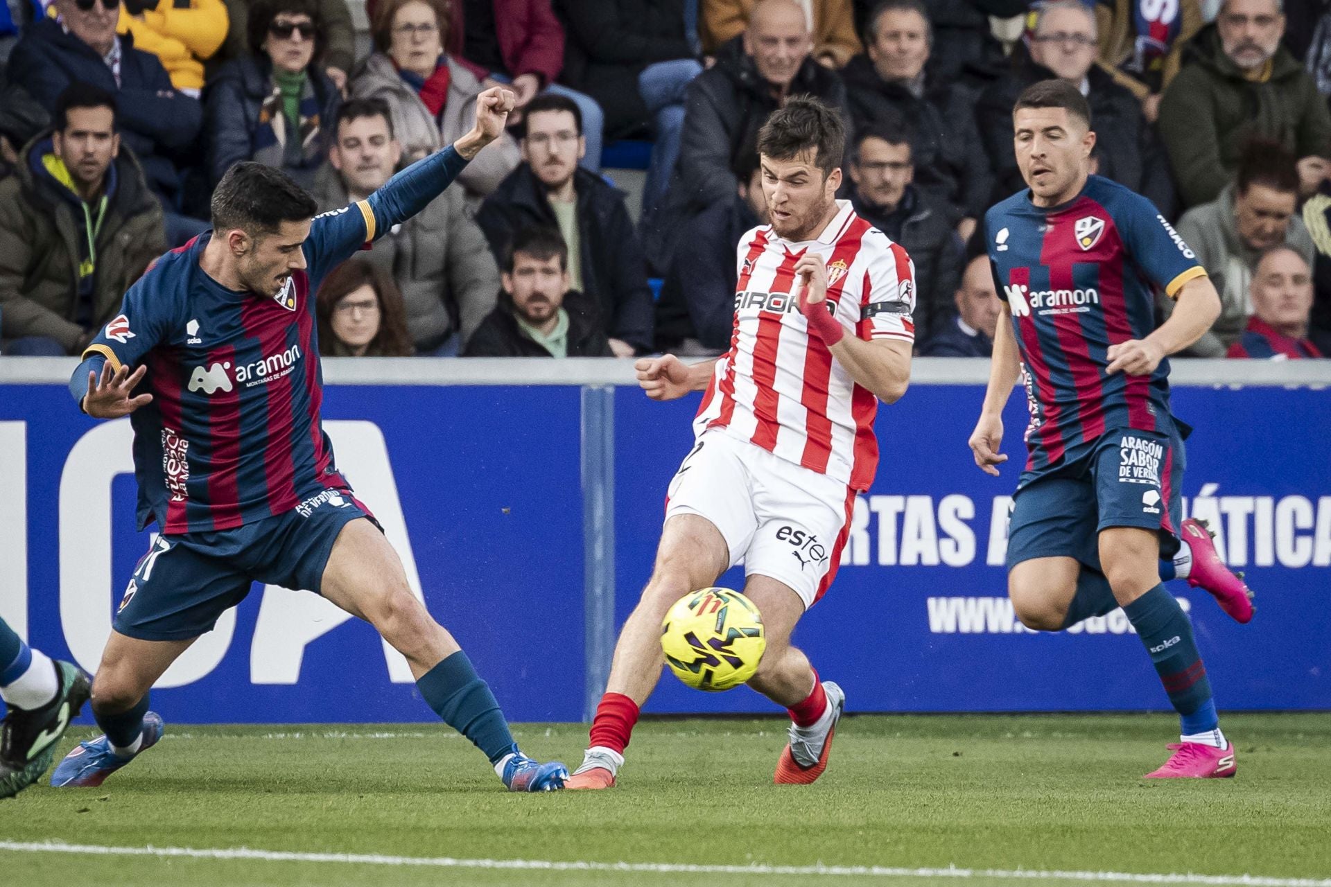 Las mejores imágenes del Huesca 2-0 Sporting de Gijón