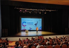 Presentación de la nueva edición de Cuestión de Ciencia en Langreo.