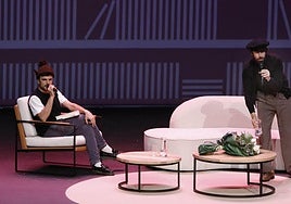 Rodrigo Cuevas y David Uclés protagonizaron el Ciclo de la Palabra en el Centro Niemeyer