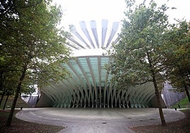 Una vista del acceso principal a la antigua zona comercial del Palacio de Calatrava, donde se alojará la Universidad Alfonso X.