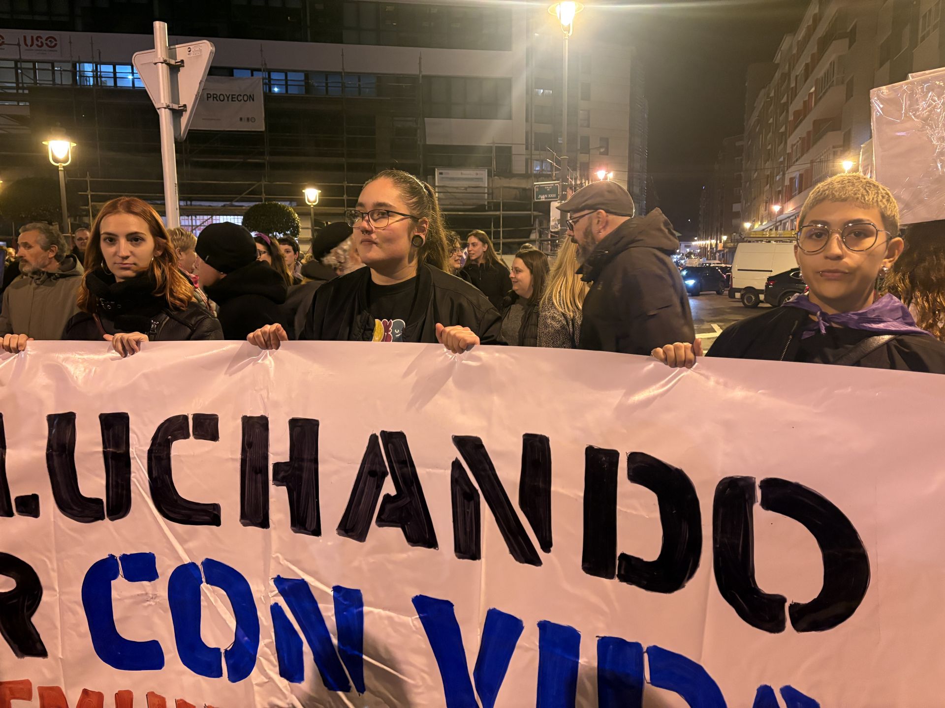 La manifestación contra la violencia machista en Avilés en imágenes