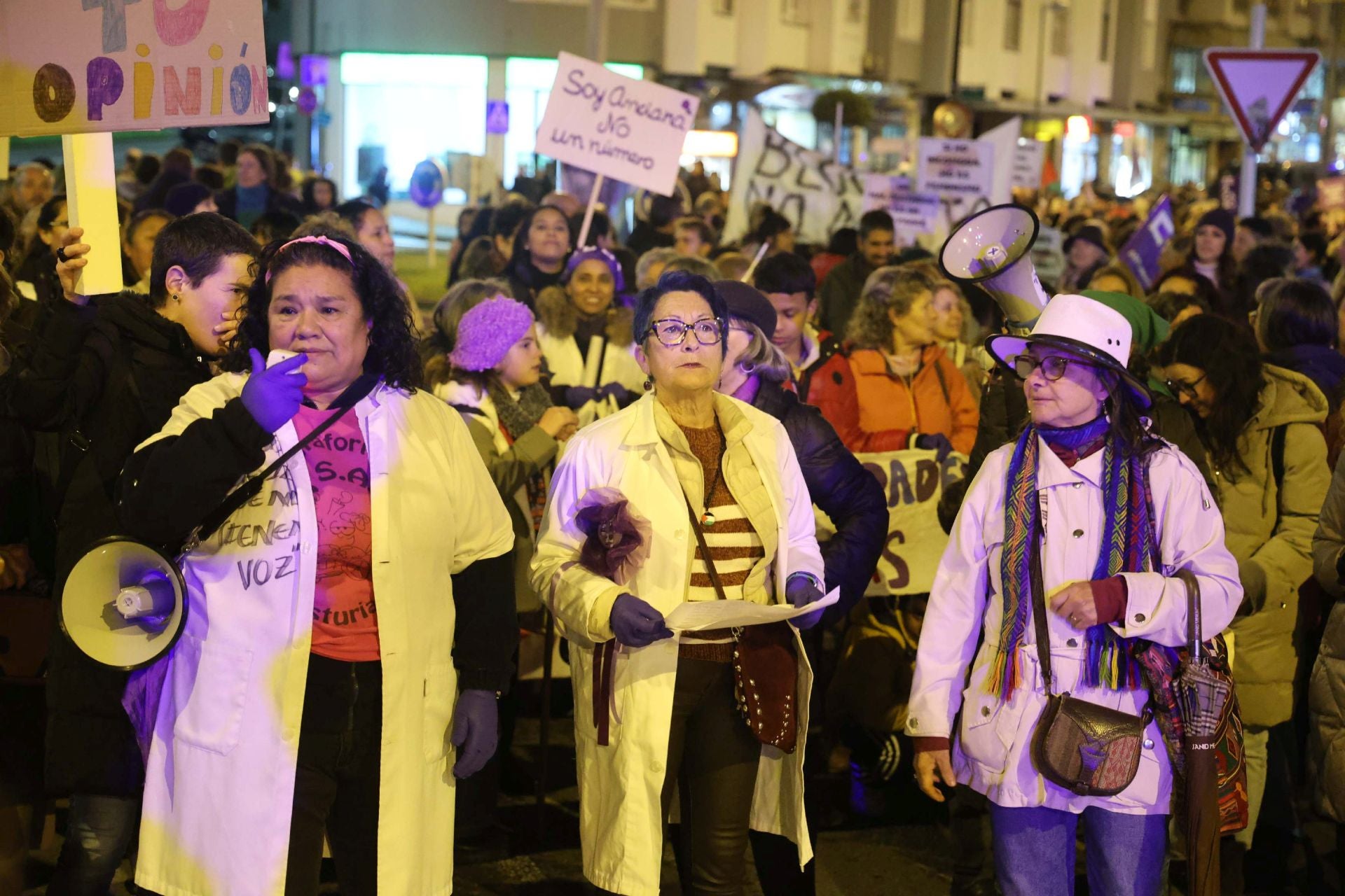 La manifestación contra la violencia machista en Avilés en imágenes