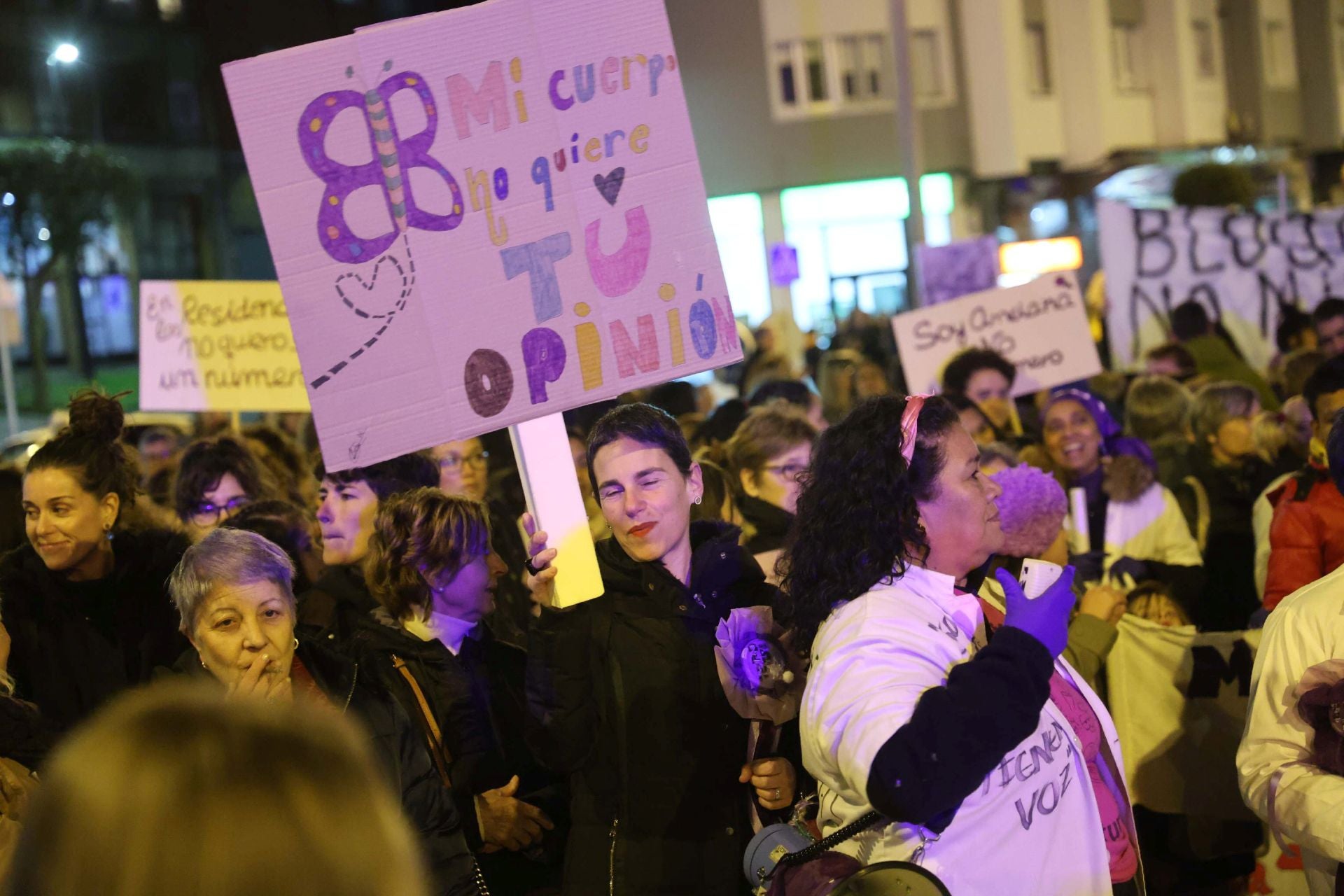 La manifestación contra la violencia machista en Avilés en imágenes