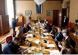 Diputados en una reunión de la Junta de Portavoces.