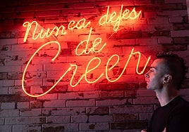 Diego Fernández en su restaurante Regueiro.