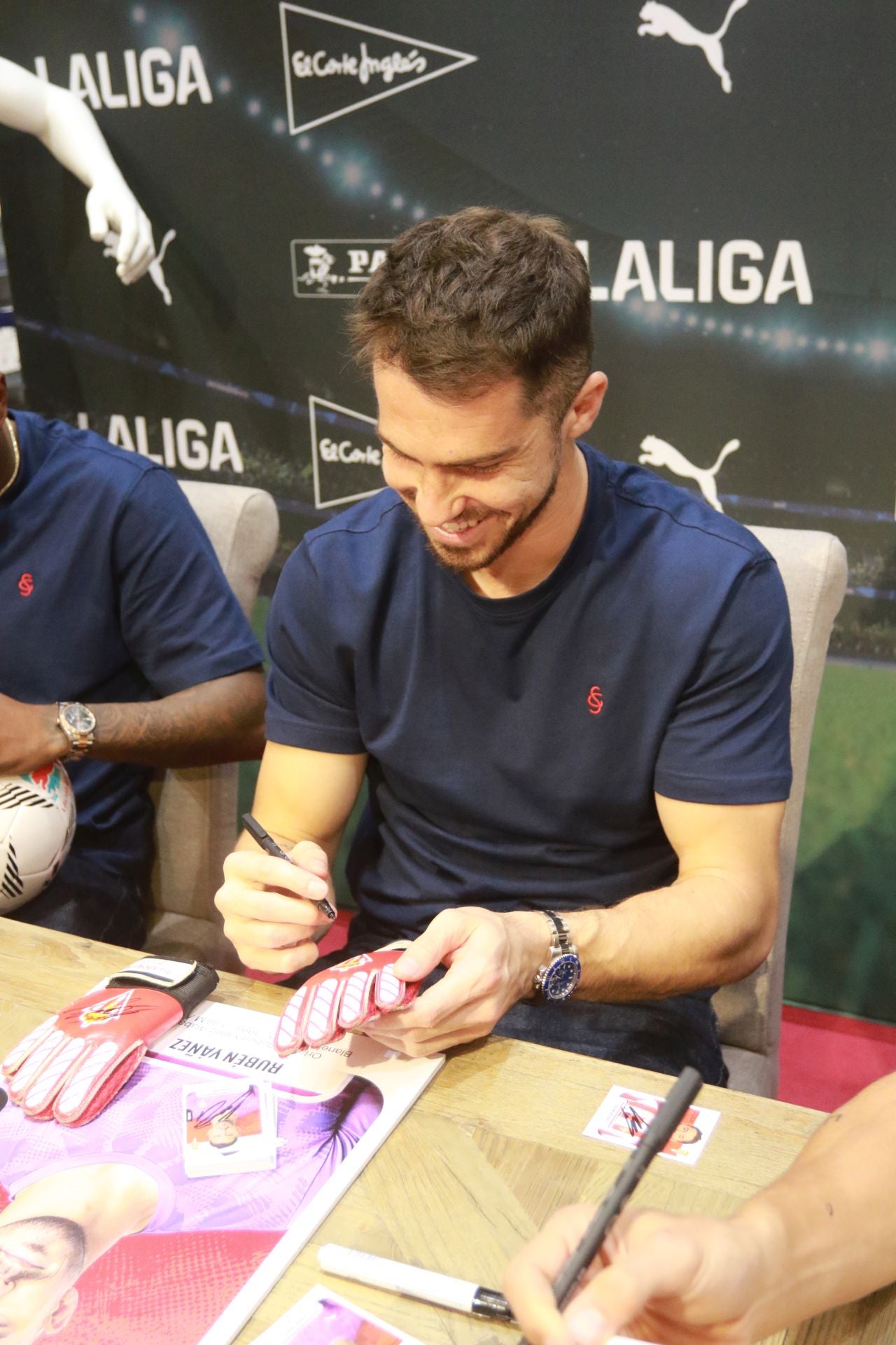 Los jugadores del Sporting firmaron autógrafos en El Corte Inglés