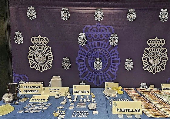 Droga y dinero decomisado al ultra del Sporting detenido por tráfico de drogas.