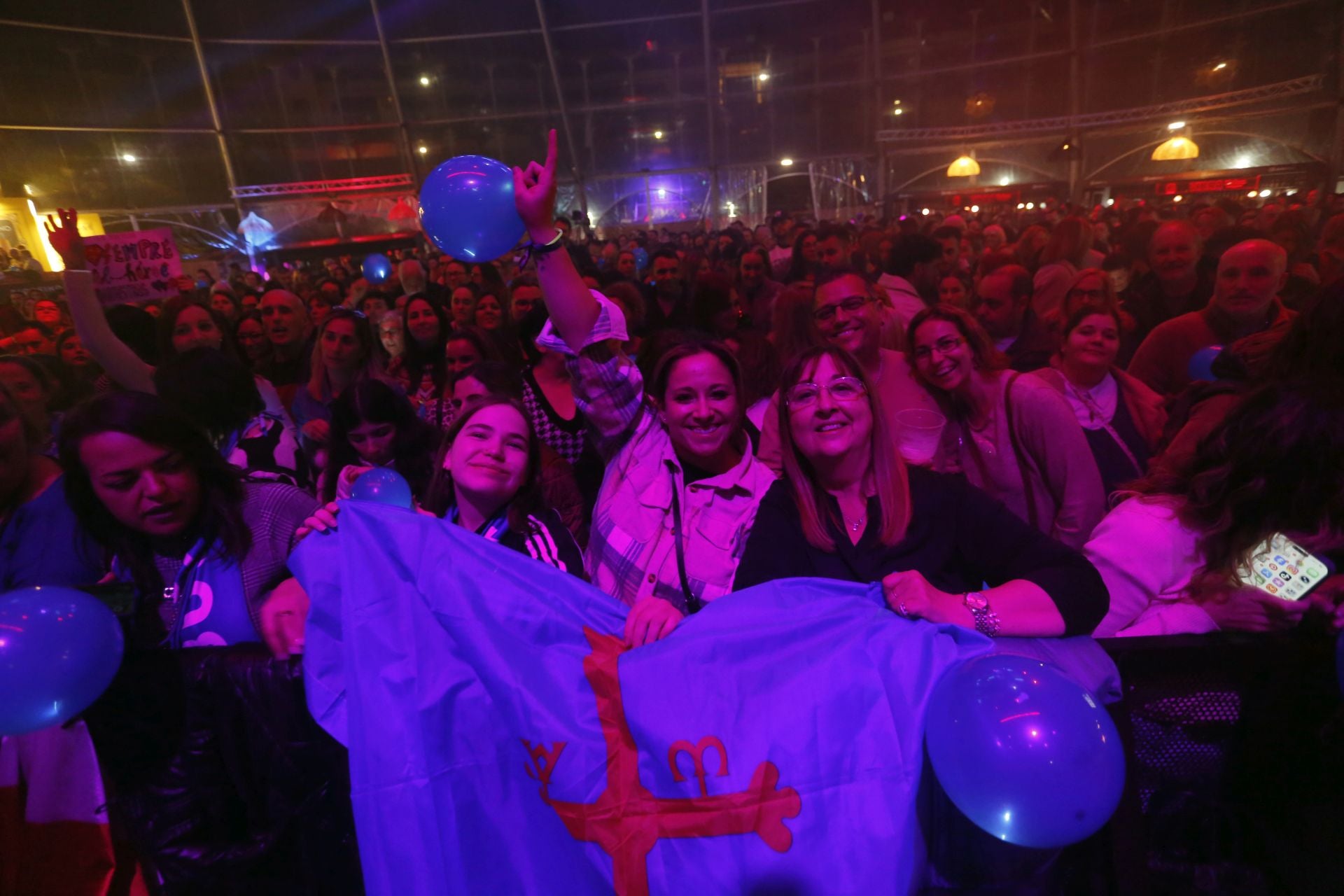 David Bustamante llena el Gijón Arena