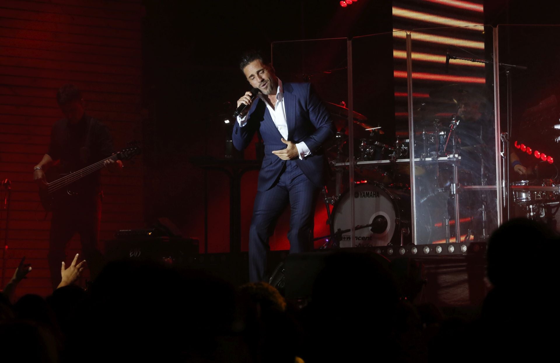 David Bustamante llena el Gijón Arena