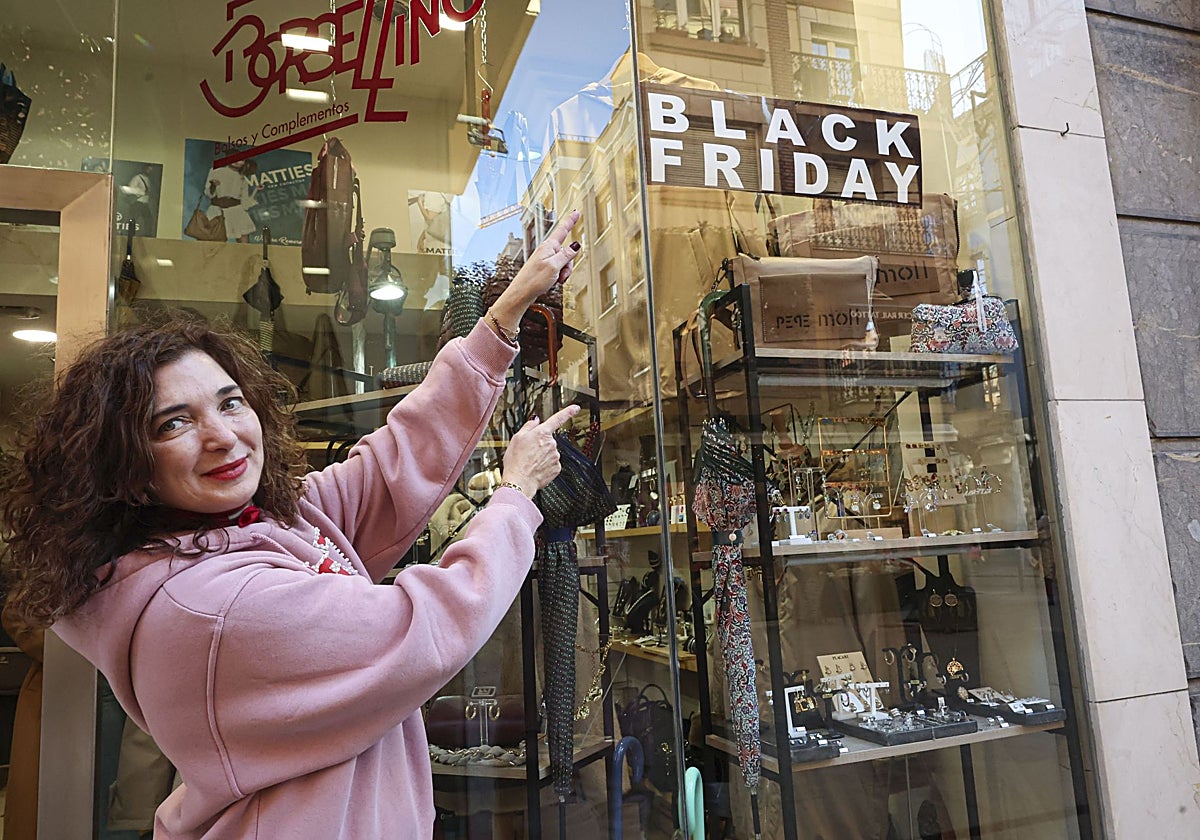 Lola Valdés, en el escaparate de Borsellino.