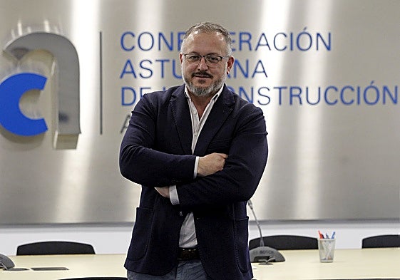 Joel García, presidente de CAC-Asprocon, en la sede de la organización.