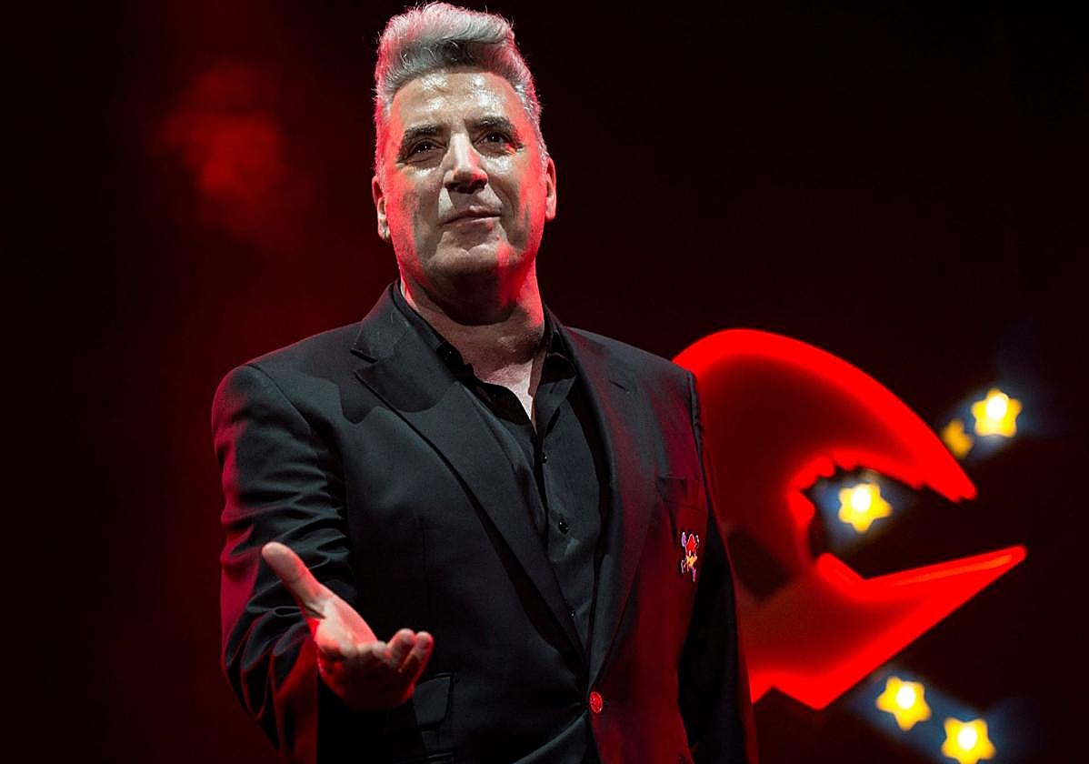 Loquillo, para el que ya no quedan entradas para el concierto de mañana, actuando en Madrid.