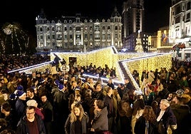 Oviedo se lanza a la calle para encender la Navidad