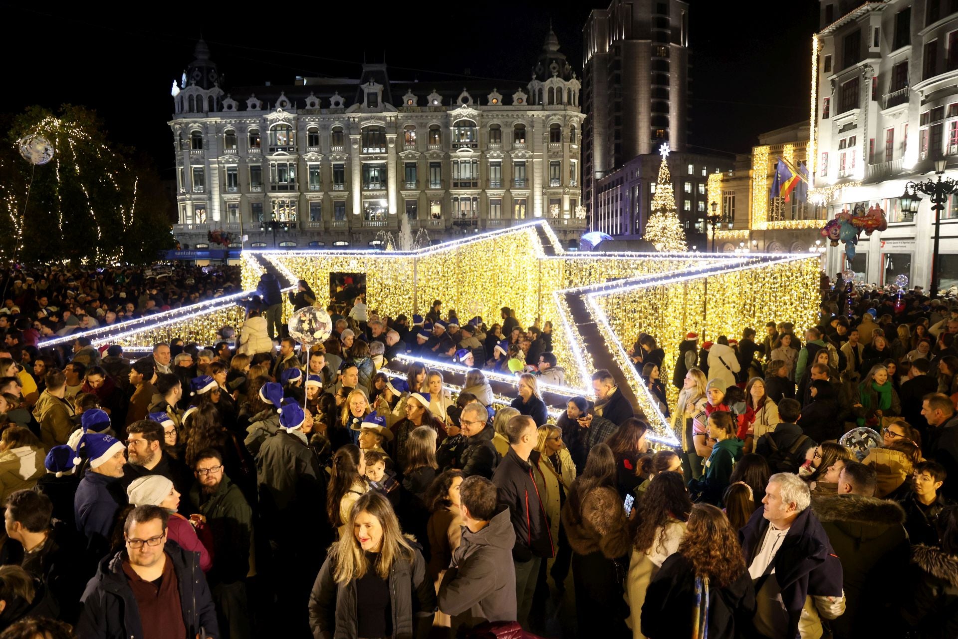 Oviedo se lanza a la calle para encender la Navidad