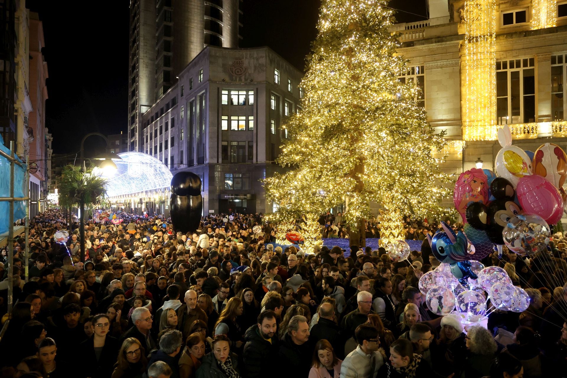 Oviedo se lanza a la calle para encender la Navidad