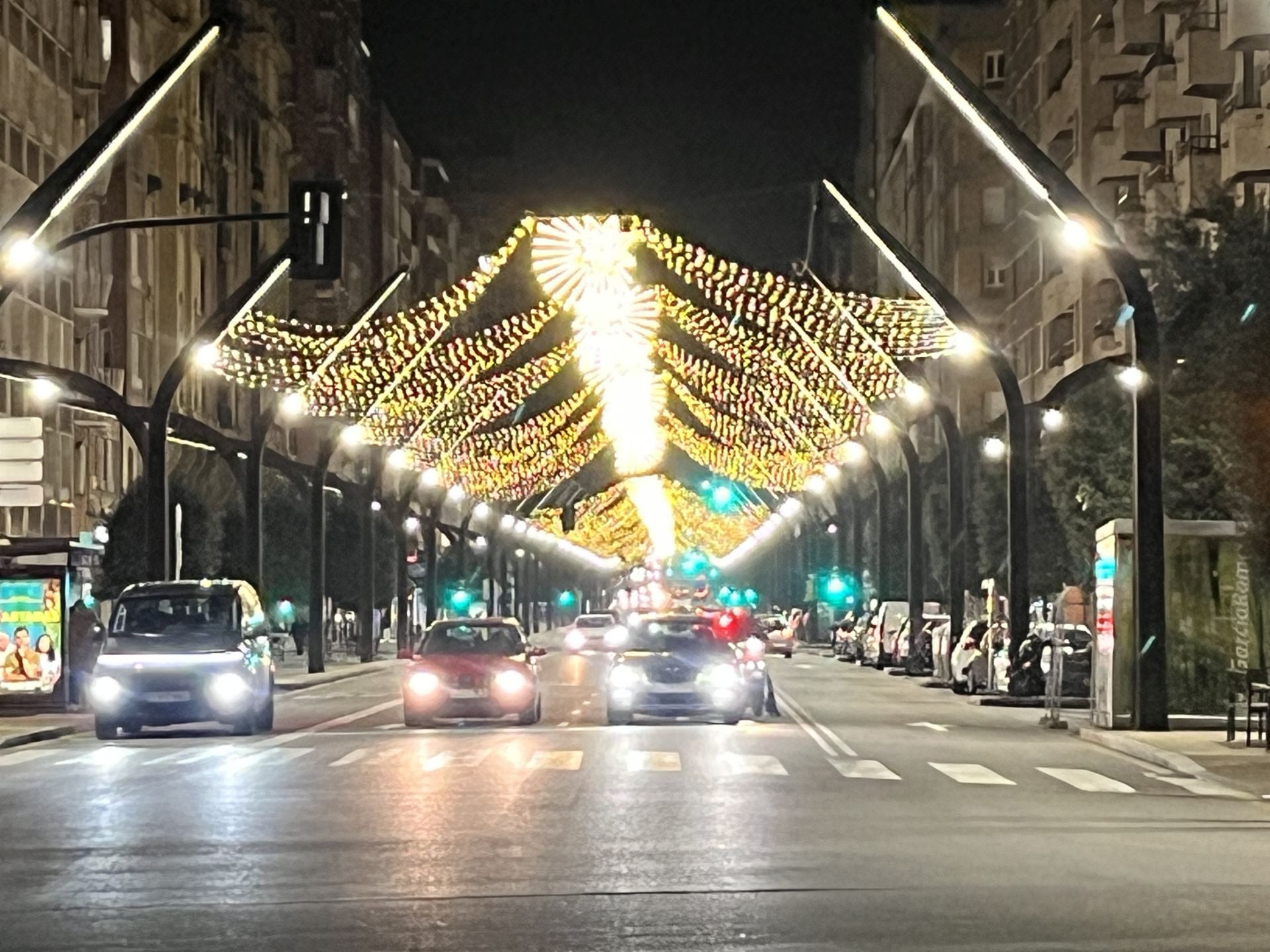 La Navidad ya deslumbra en Gijón: las luces navideñas que no te puedes perder