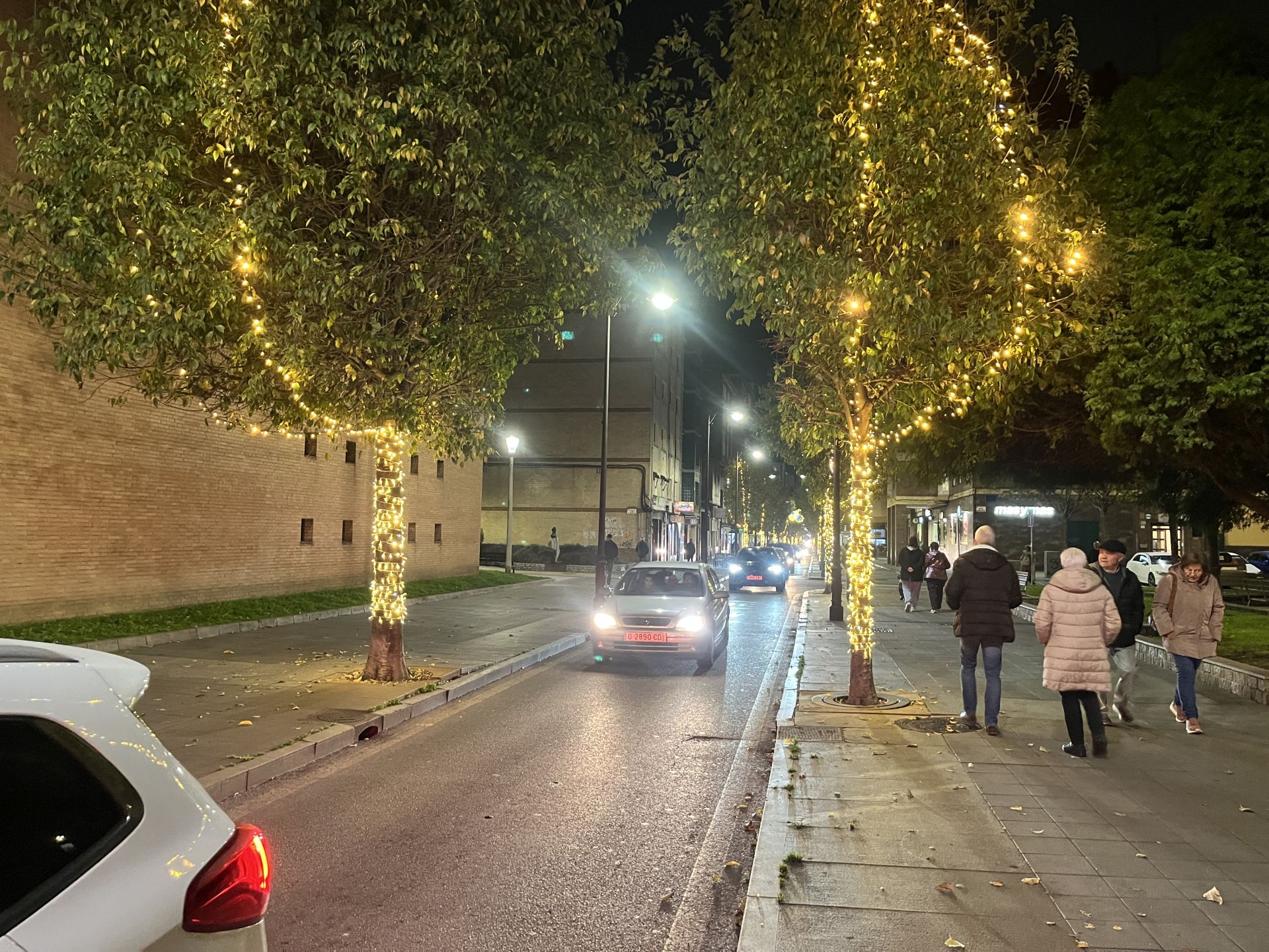 La Navidad ya deslumbra en Gijón: las luces navideñas que no te puedes perder