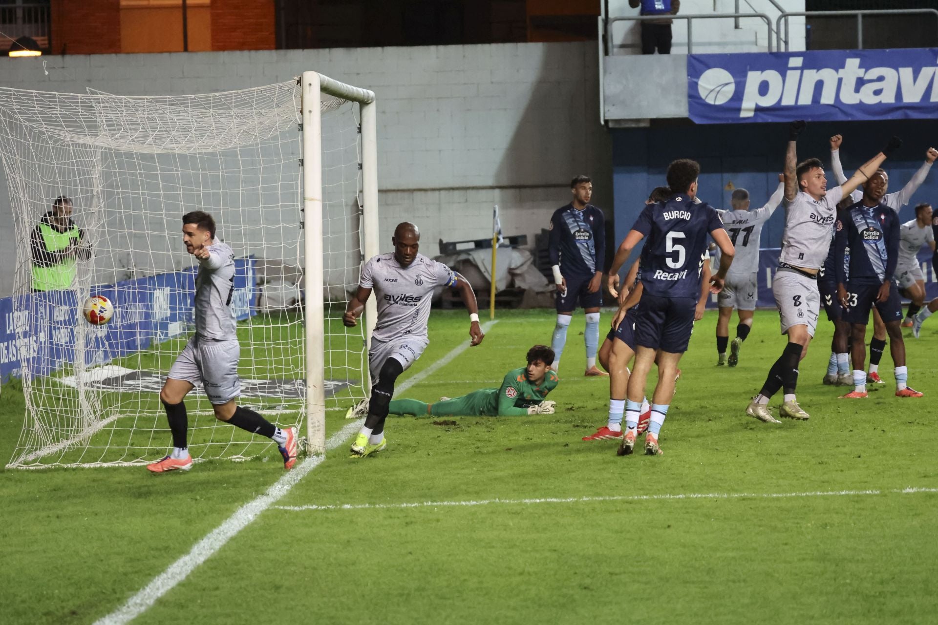 Las mejores fotos del Real Avilés - Celta Fortuna