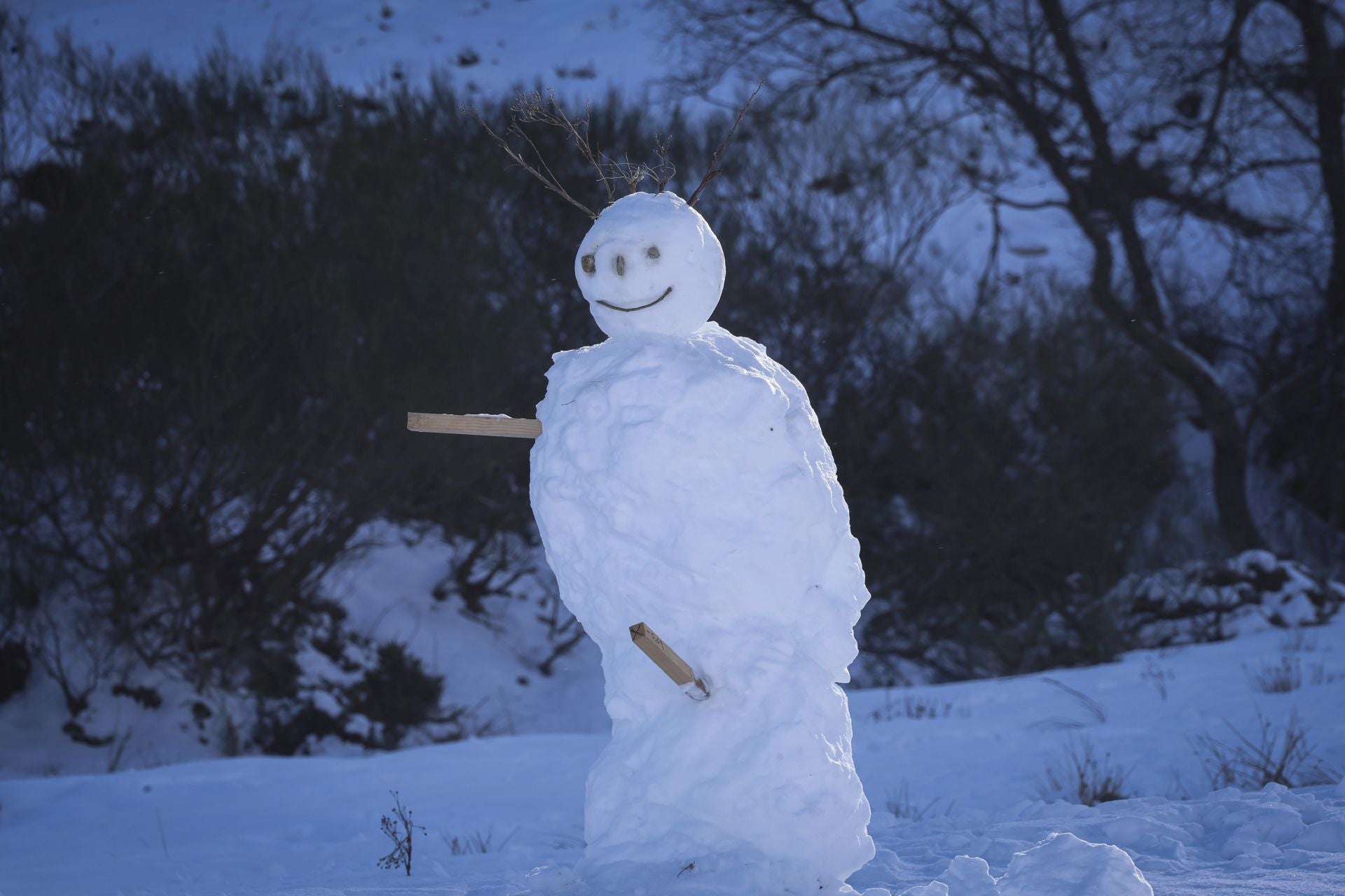 Asturias disfruta por fin de la nieve: así fue el inicio de la temporada de esquí