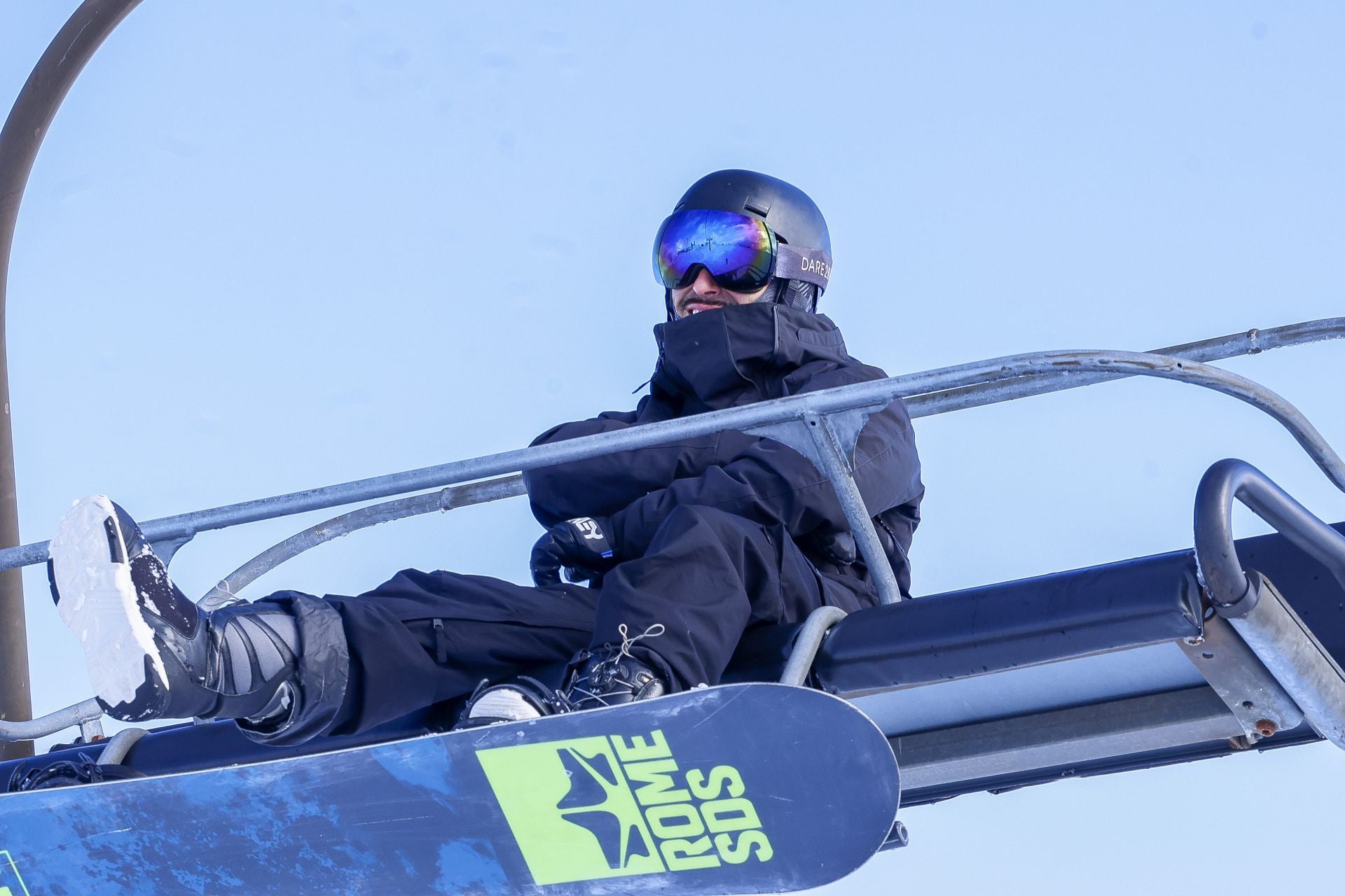 Asturias disfruta por fin de la nieve: así fue el inicio de la temporada de esquí