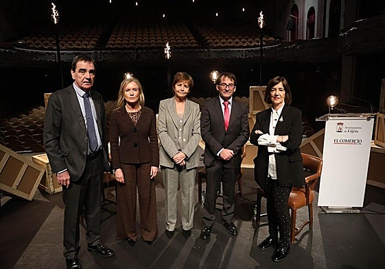 Las imágenes del encuentro de la alcaldesa de Gijón con EL COMERCIO