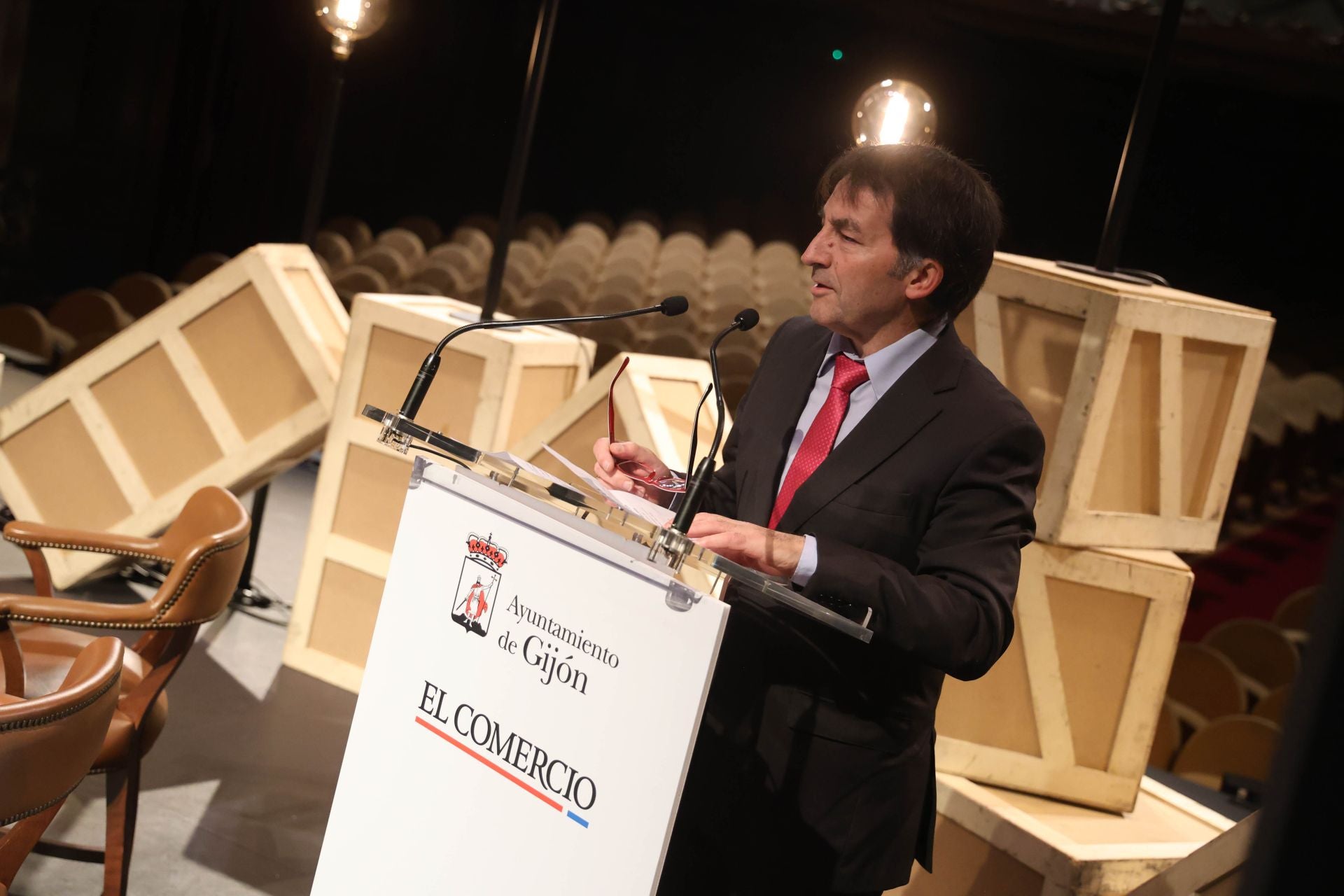 Las imágenes del encuentro de la alcaldesa de Gijón con EL COMERCIO