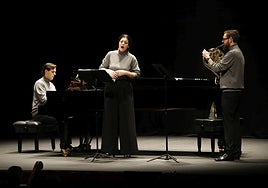 El pianista Daniel Pereira, la soprano María Hinojosa y el trompista Simón Lewis.