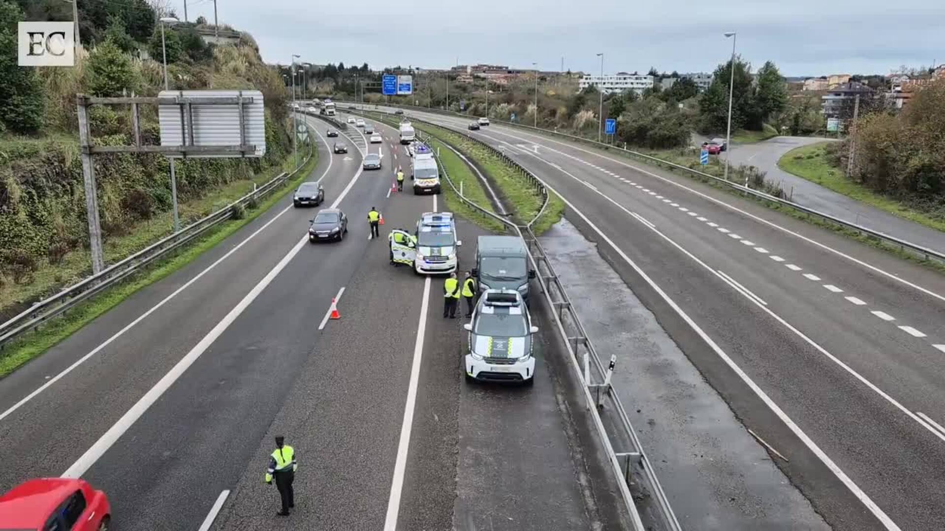 Muere un motorista de 22 años en la A-8 en Gijón