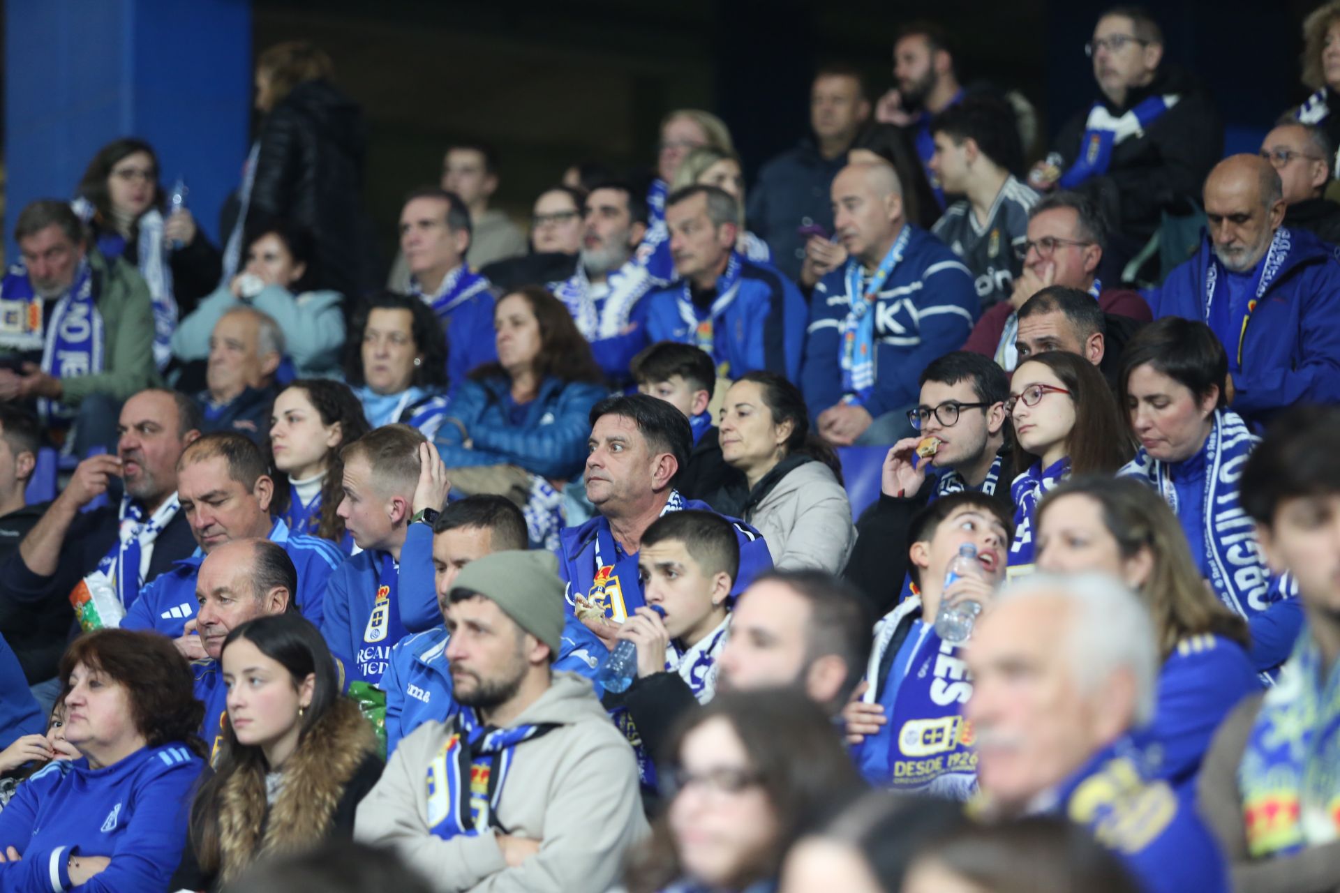 ¿Estuviste en el Real Oviedo - Mallorca? ¡Búscate en las gradas!