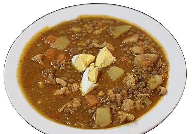 Lentejas con pollo y bacon