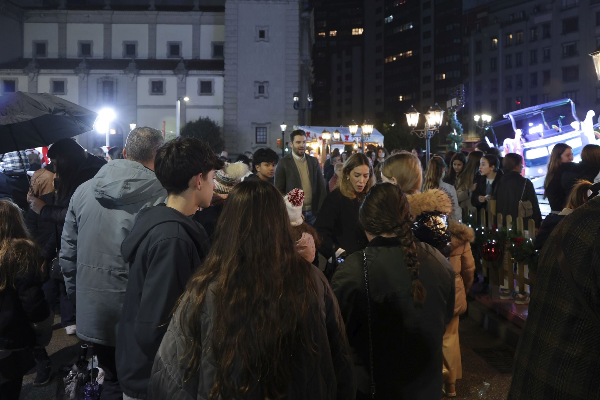 Luces, belenes, mercados y hasta pistas de patinaje: el puente de diciembre en Asturias lo tiene todo