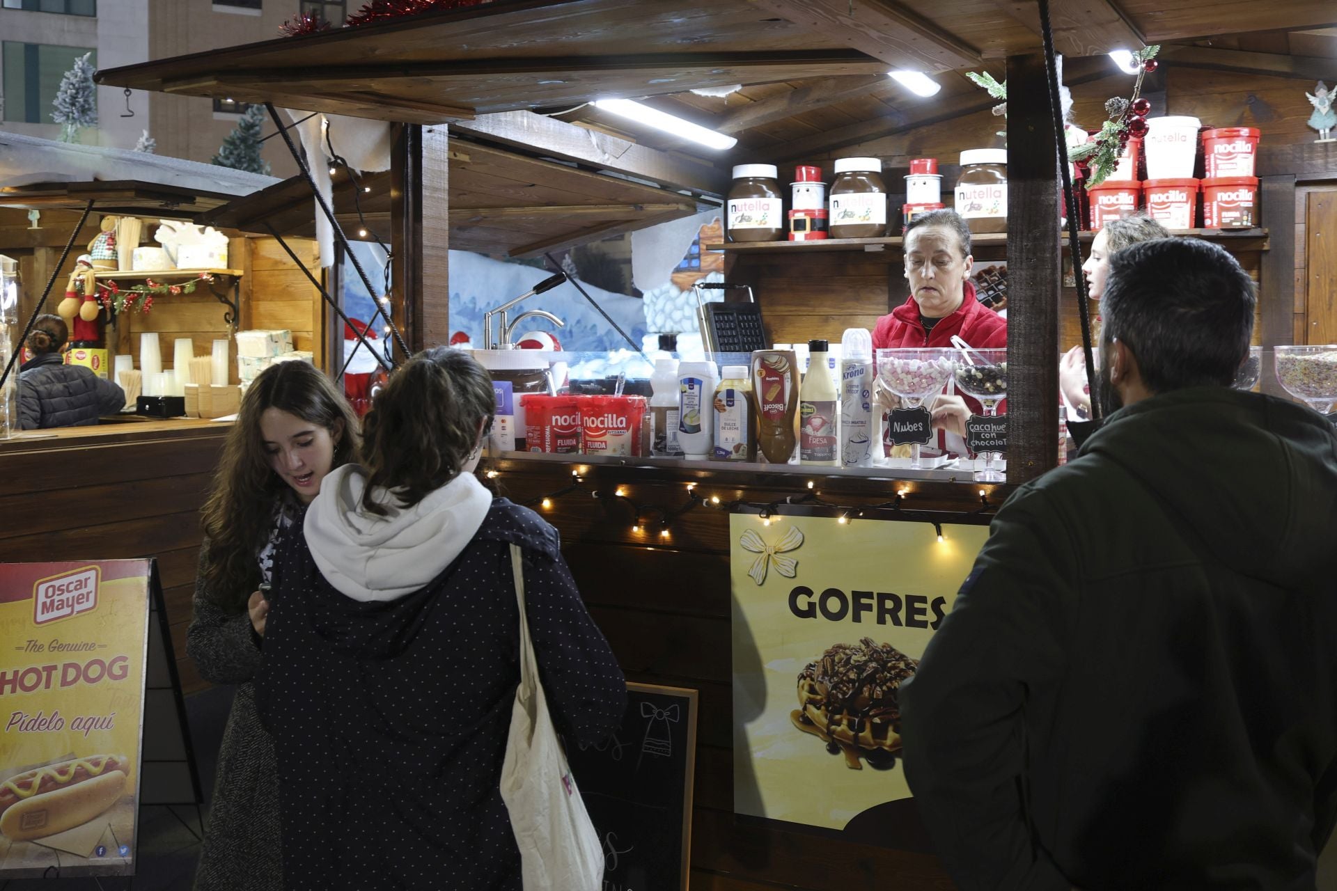Luces, belenes, mercados y hasta pistas de patinaje: el puente de diciembre en Asturias lo tiene todo