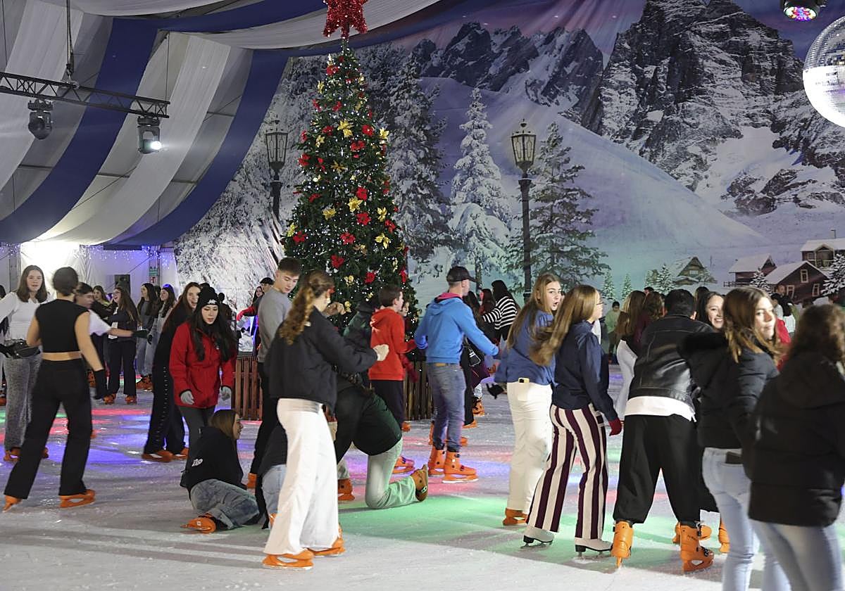 Luces, belenes, mercados y hasta pistas de patinaje: el puente de diciembre en Asturias lo tiene todo