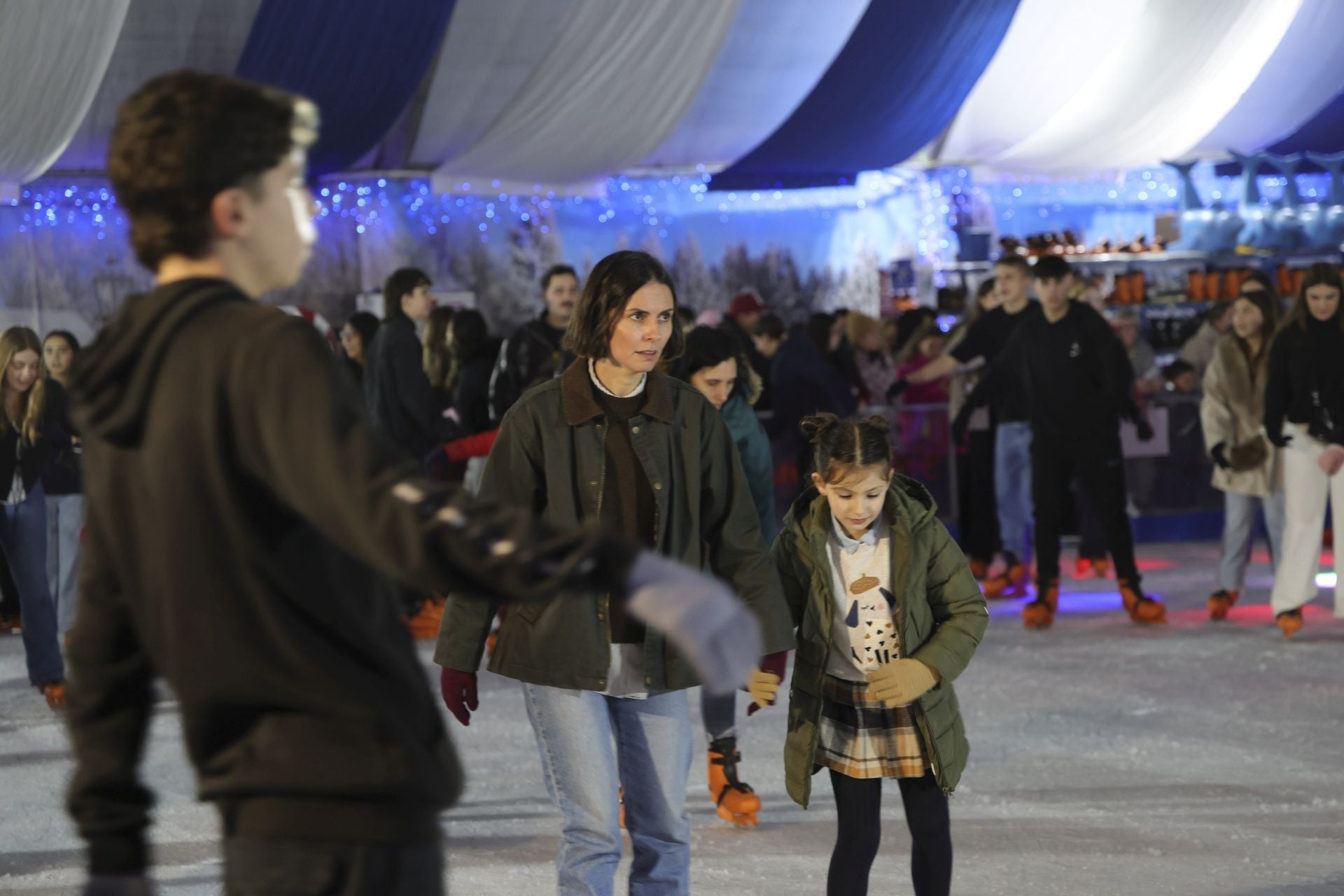 Luces, belenes, mercados y hasta pistas de patinaje: el puente de diciembre en Asturias lo tiene todo