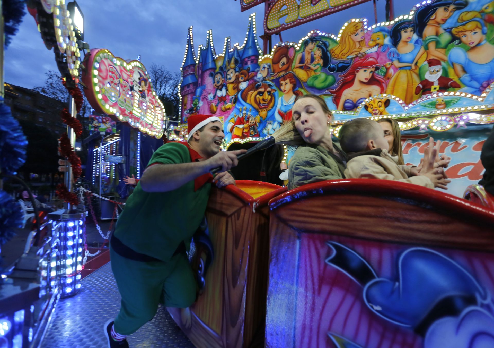 Luces, belenes, mercados y hasta pistas de patinaje: el puente de diciembre en Asturias lo tiene todo