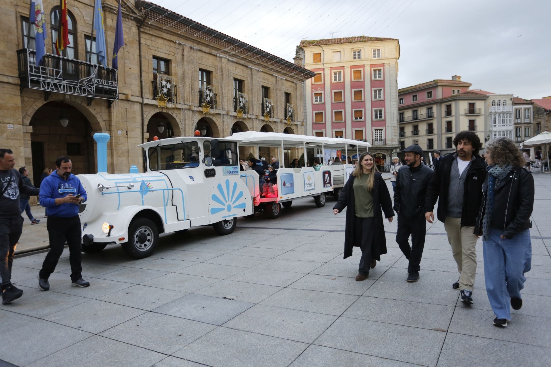 Luces, belenes, mercados y hasta pistas de patinaje: el puente de diciembre en Asturias lo tiene todo