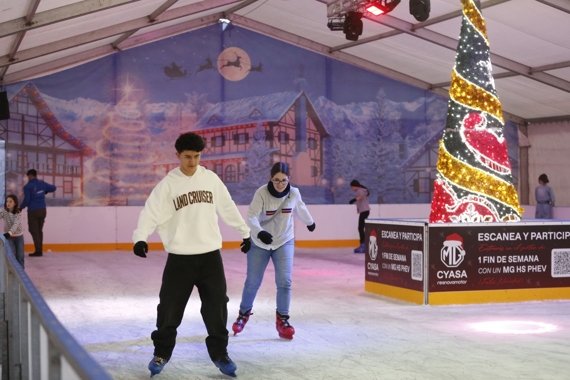 Luces, belenes, mercados y hasta pistas de patinaje: el puente de diciembre en Asturias lo tiene todo