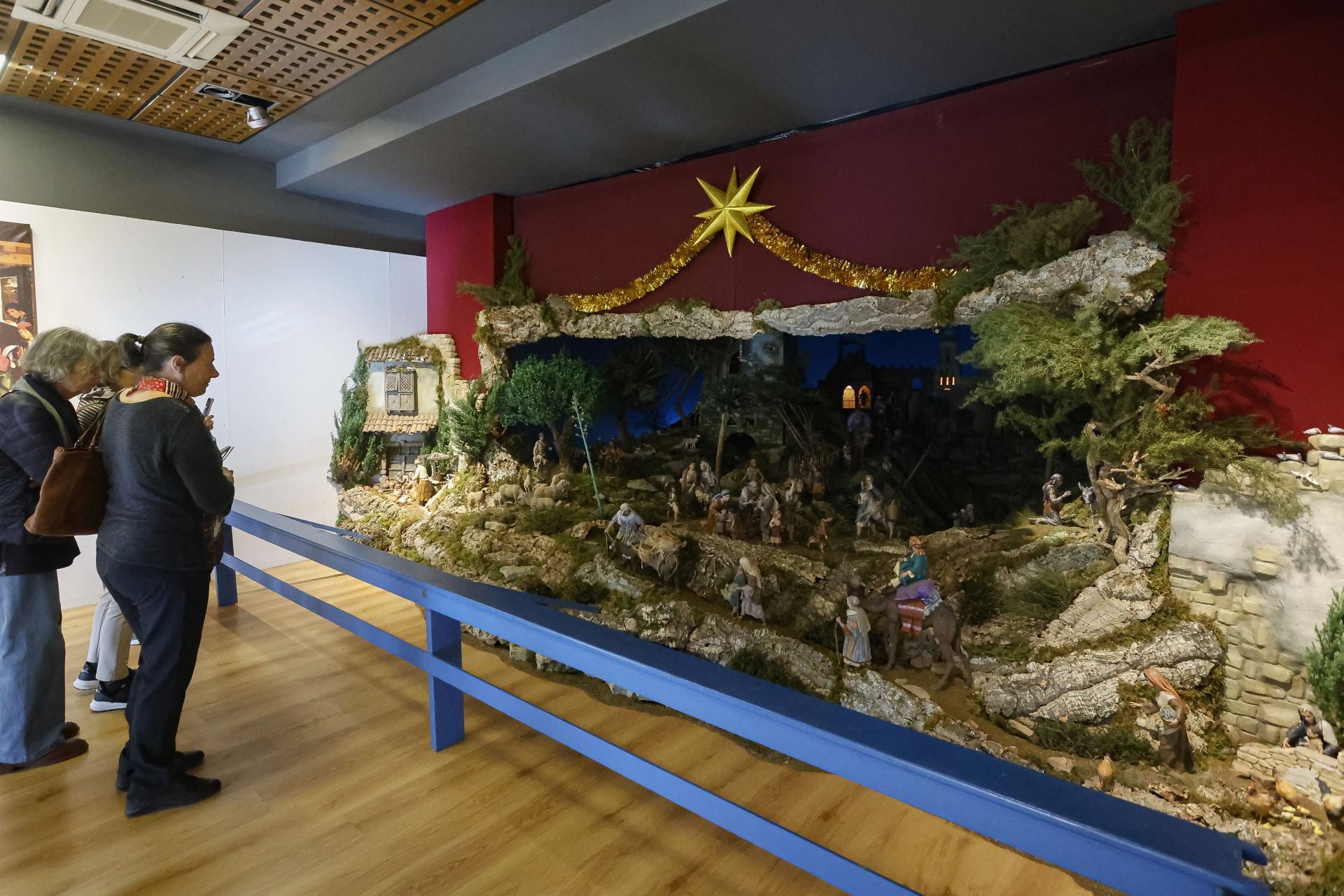 La Ruta de los Belenes de Villaviciosa: un clásico escaparate navideño