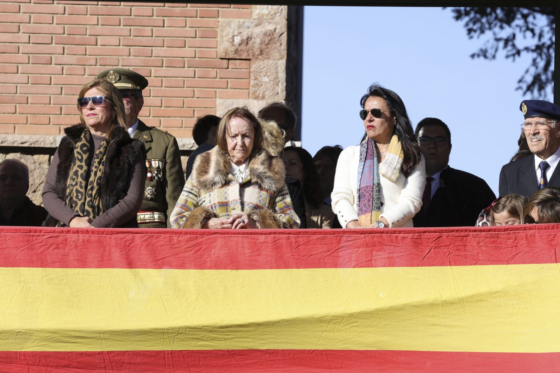 Parada militar y una despedida: las imágenes del Día de la Inmaculada en Cabo Noval