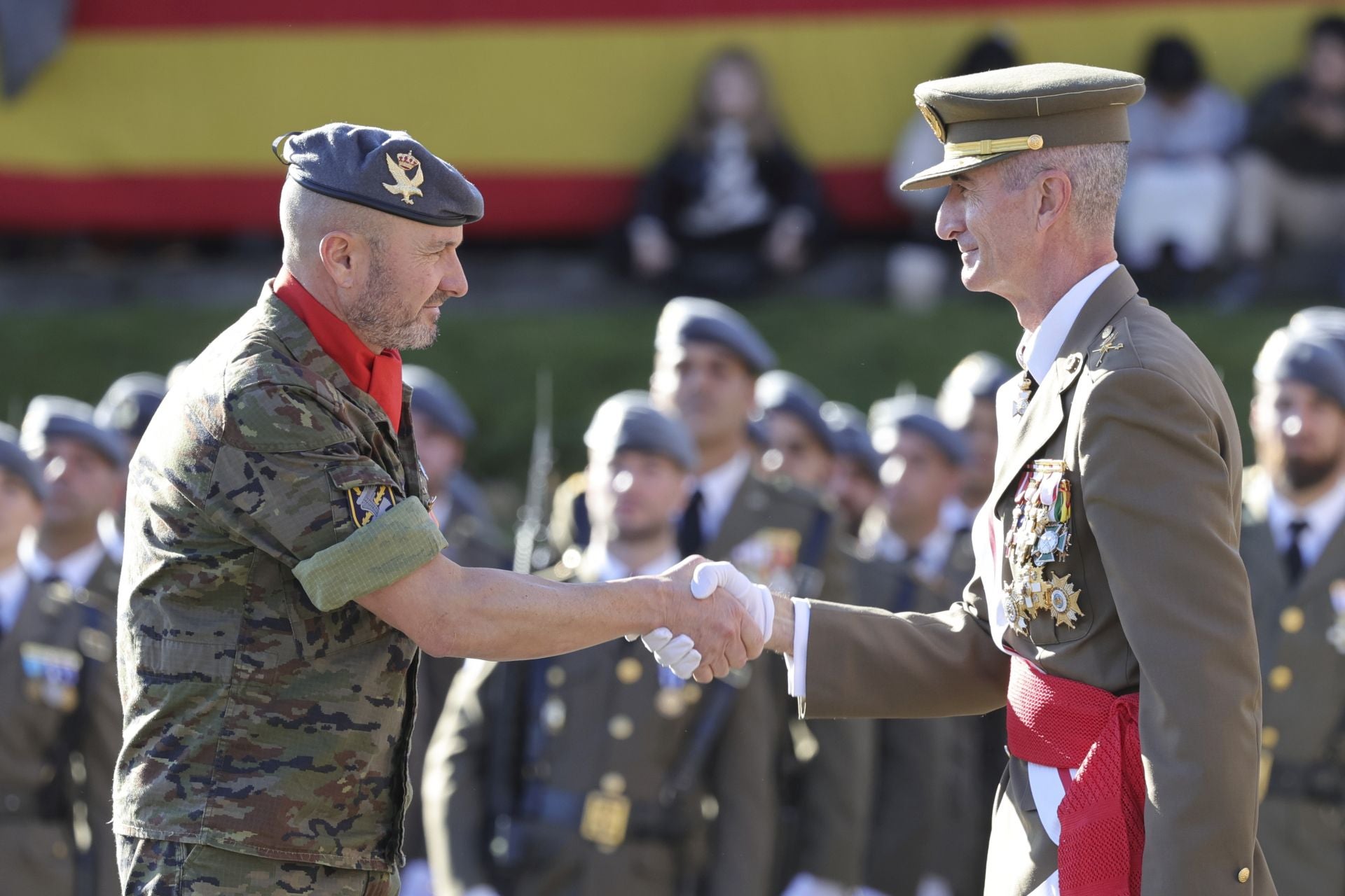 Parada militar y una despedida: las imágenes del Día de la Inmaculada en Cabo Noval