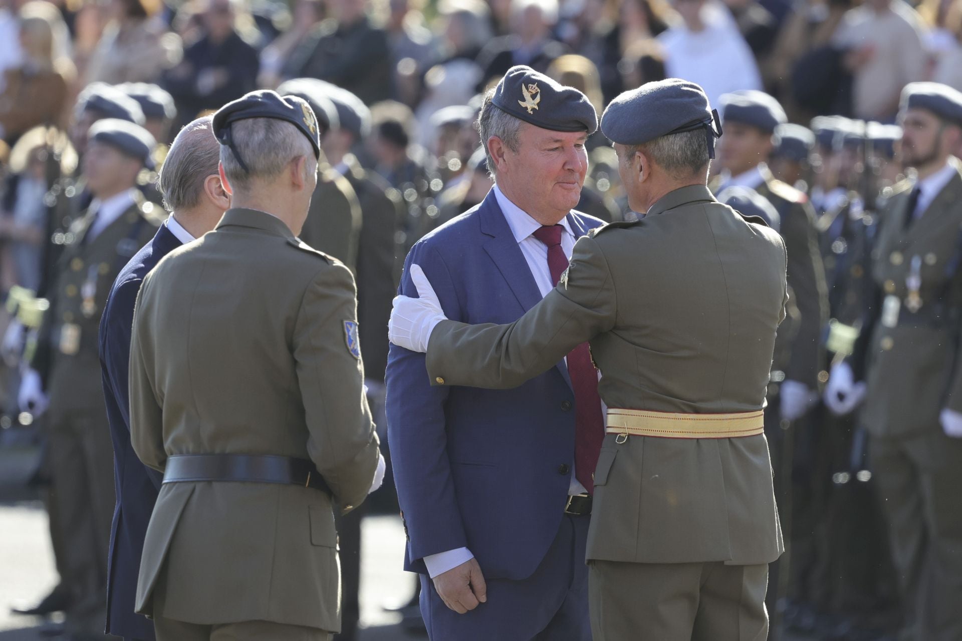 Parada militar y una despedida: las imágenes del Día de la Inmaculada en Cabo Noval