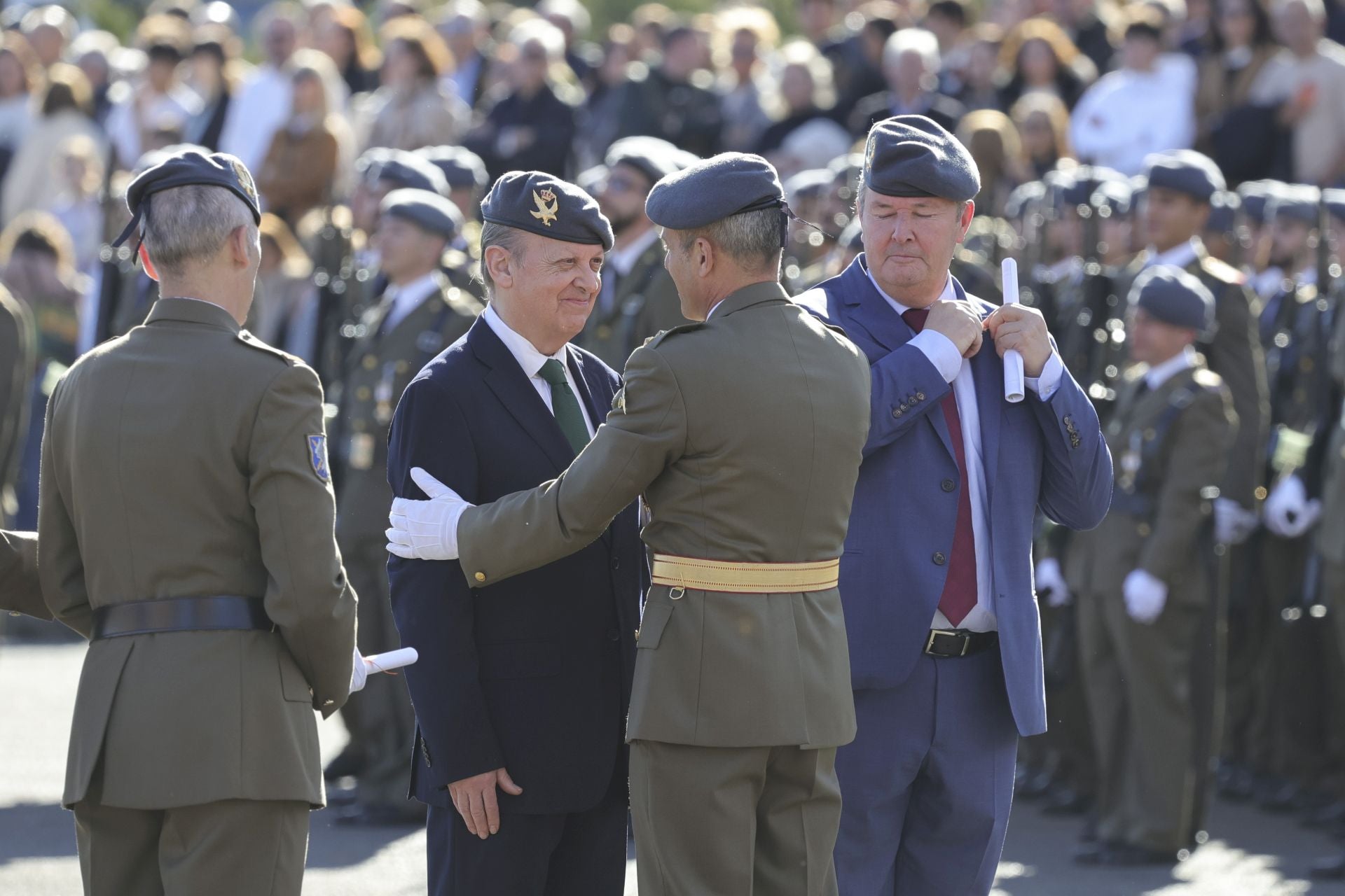 Parada militar y una despedida: las imágenes del Día de la Inmaculada en Cabo Noval