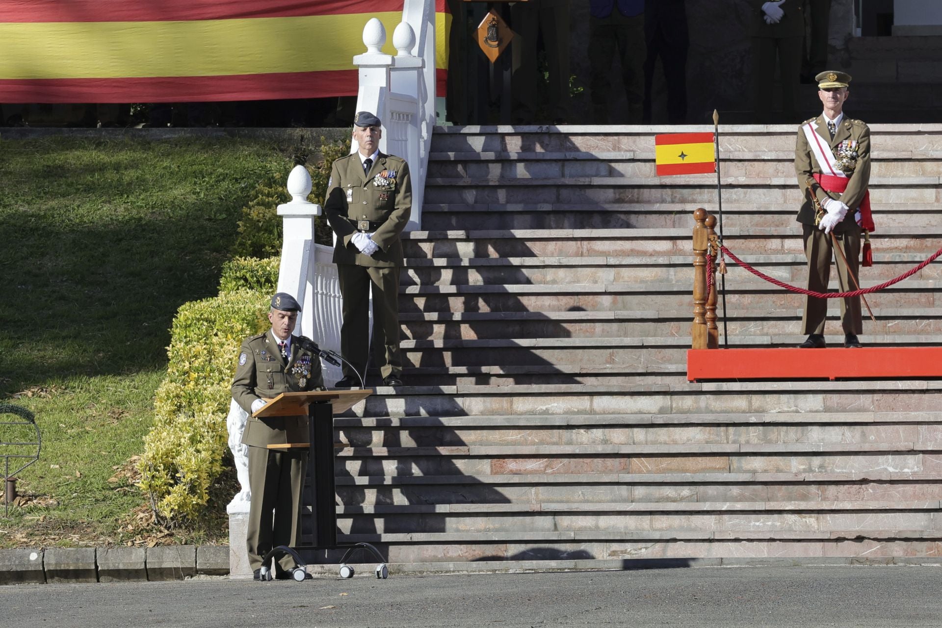 Parada militar y una despedida: las imágenes del Día de la Inmaculada en Cabo Noval