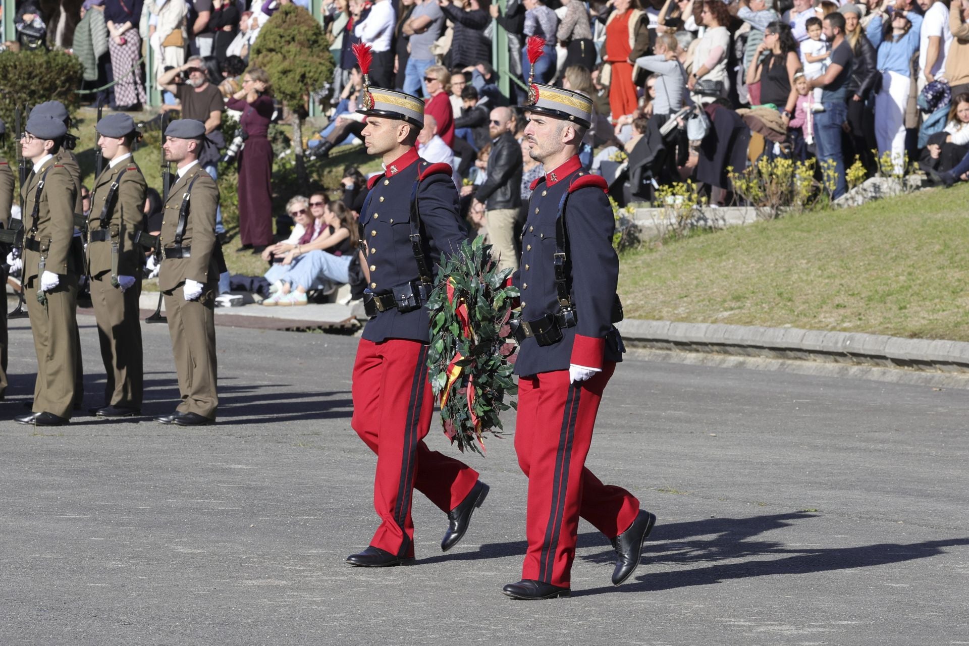 Parada militar y una despedida: las imágenes del Día de la Inmaculada en Cabo Noval