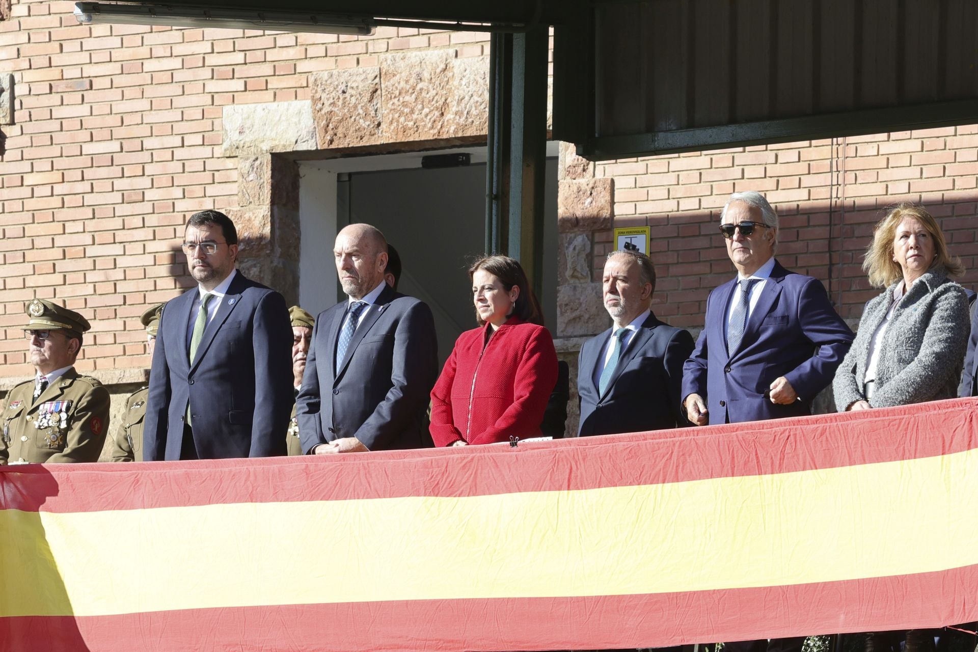 Parada militar y una despedida: las imágenes del Día de la Inmaculada en Cabo Noval