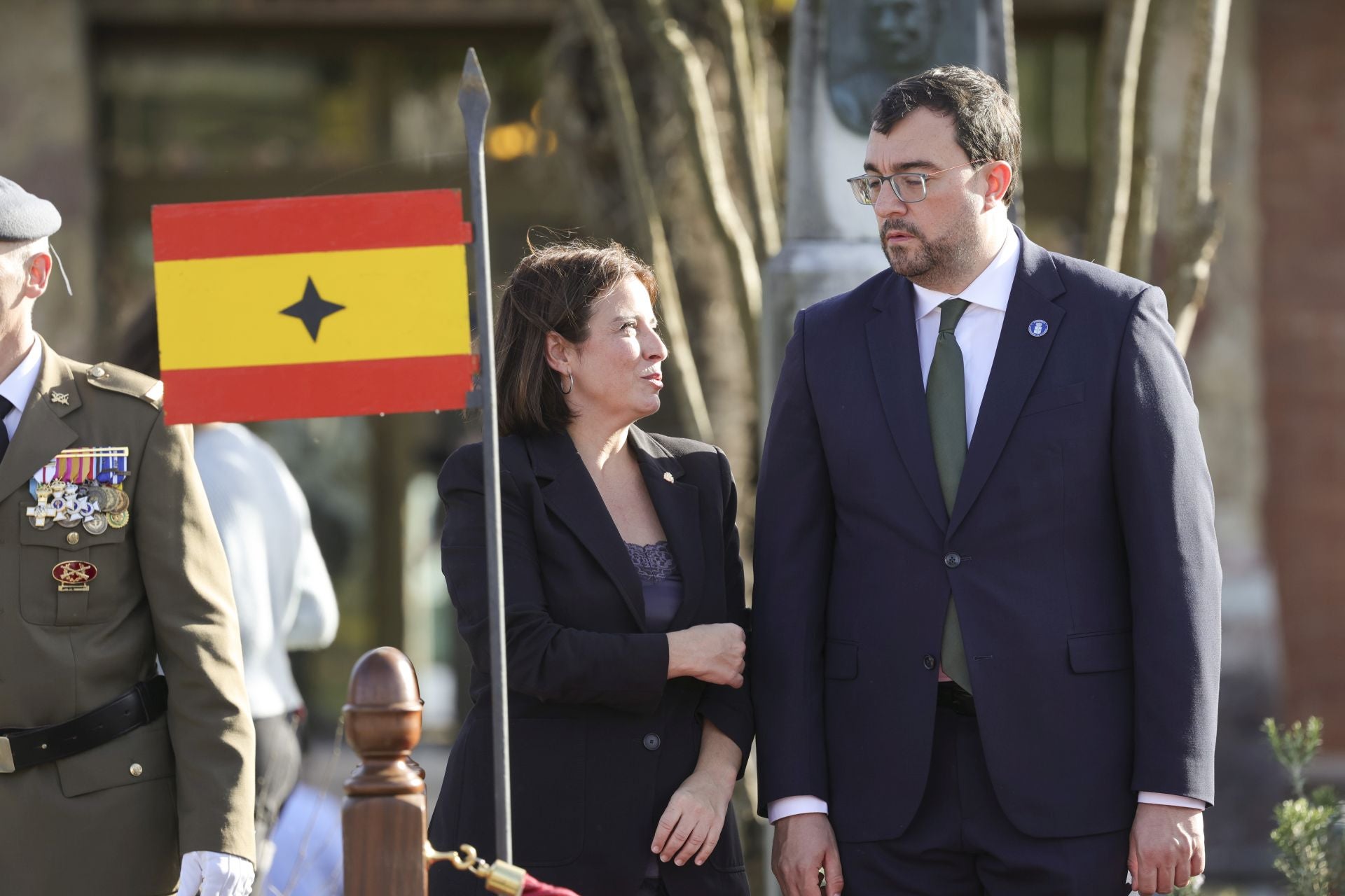 Parada militar y una despedida: las imágenes del Día de la Inmaculada en Cabo Noval